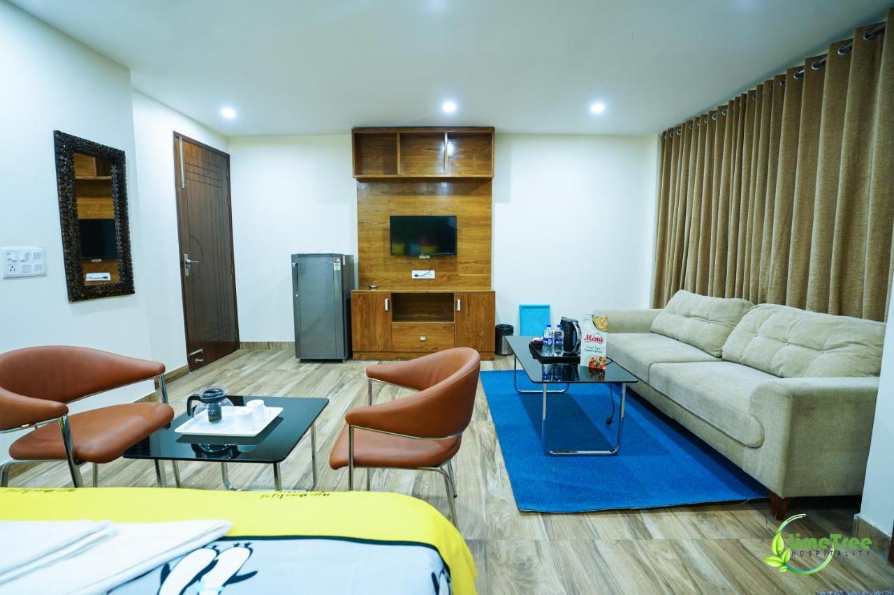 Lime Tree Hotel Near 32Nd Avenue Sector 29 グルガウン エクステリア 写真
